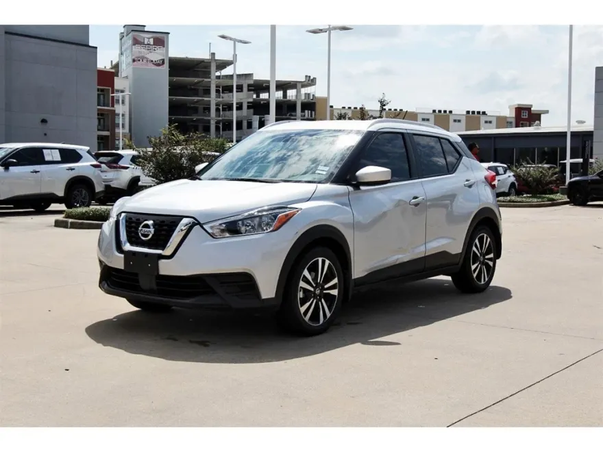 2020 Nissan Kicks SV photo 1