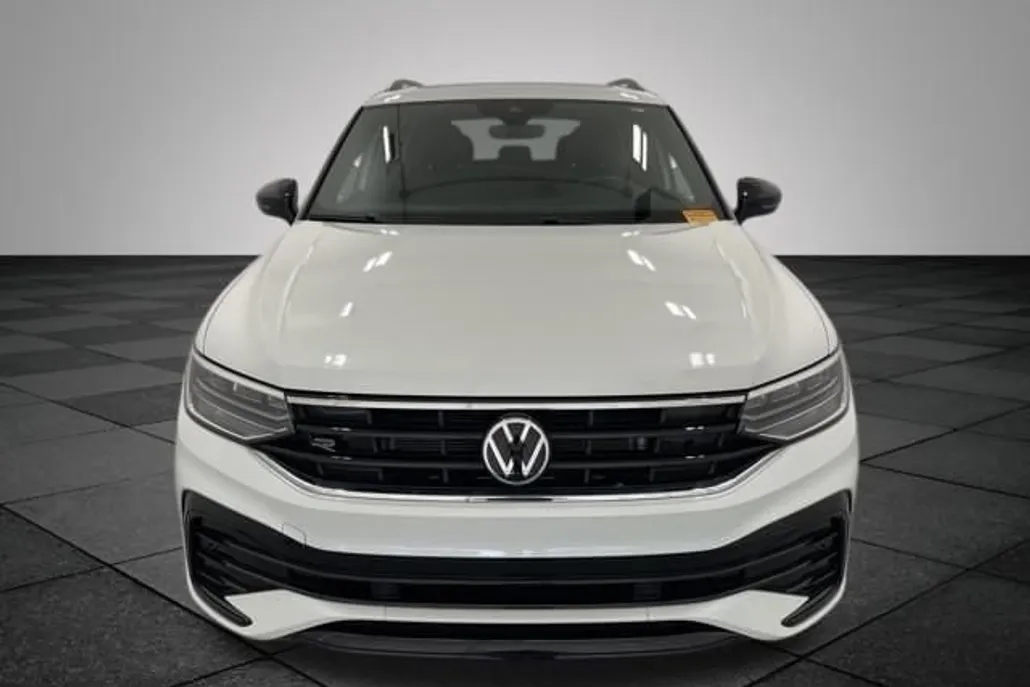2023 Volkswagen Tiguan SE R-Line Black photo 1
