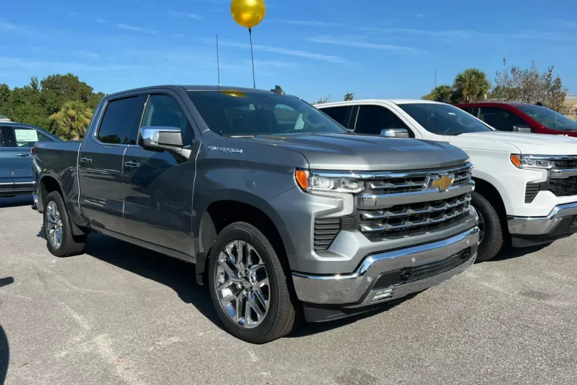 2025 Chevrolet Silverado 1500 LTZ photo 1