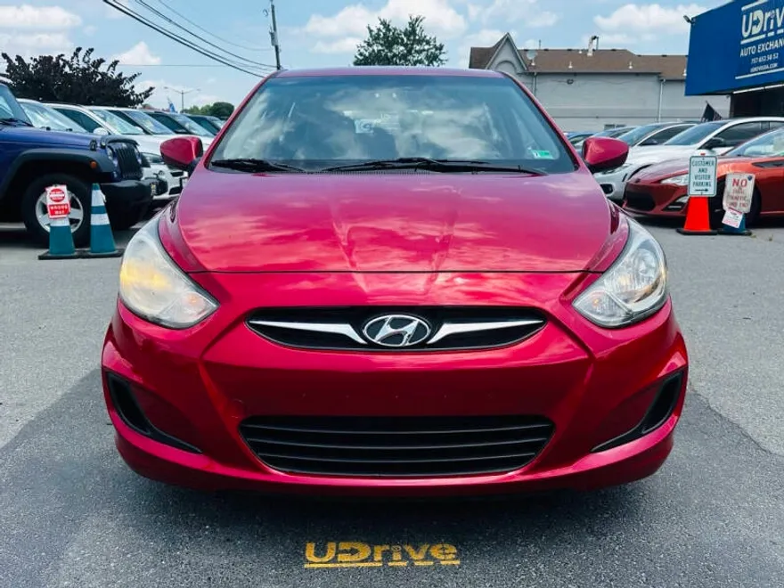 2013 Hyundai Accent GS photo 1