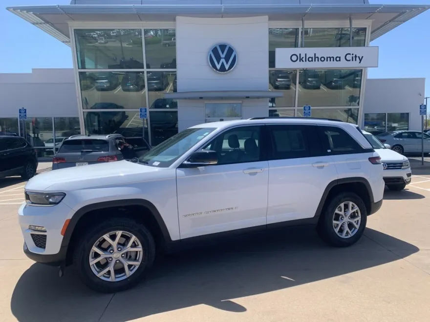 2023 Jeep Grand Cherokee Limited photo 1
