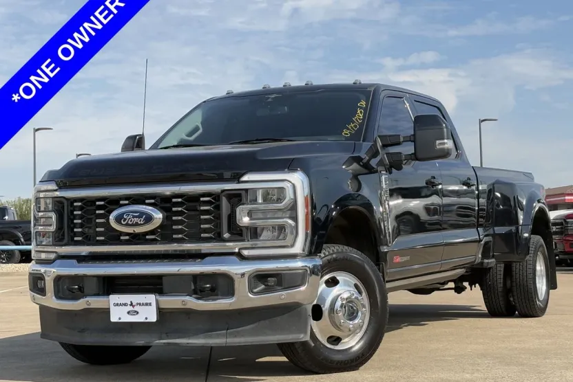 2023 Ford F-350 Lariat photo 1