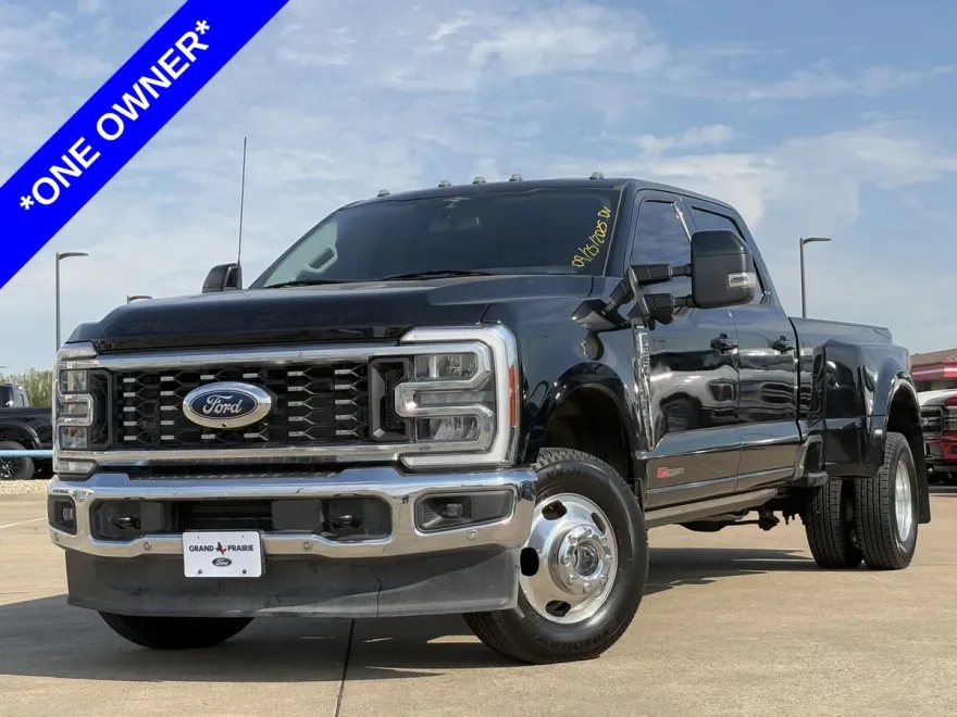 2023 Ford F-350 Lariat photo 1