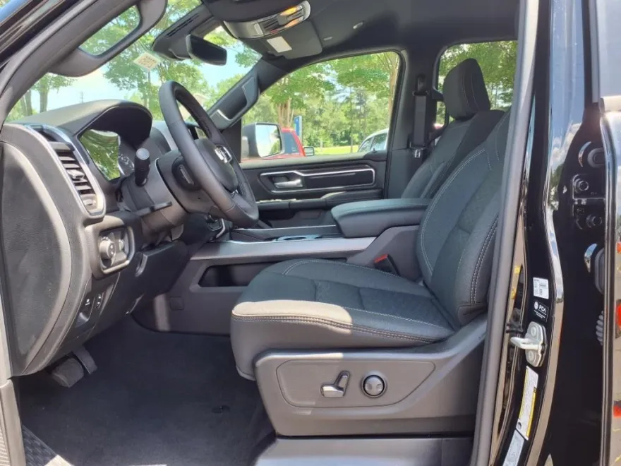 2025 Ram 1500 Big Horn photo 1