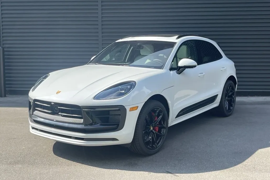 2025 Porsche Macan GTS photo 1