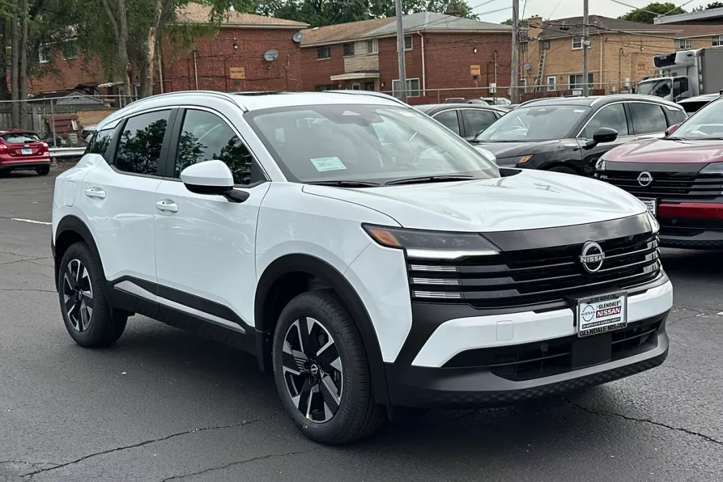 2025 Nissan Kicks SV photo 1