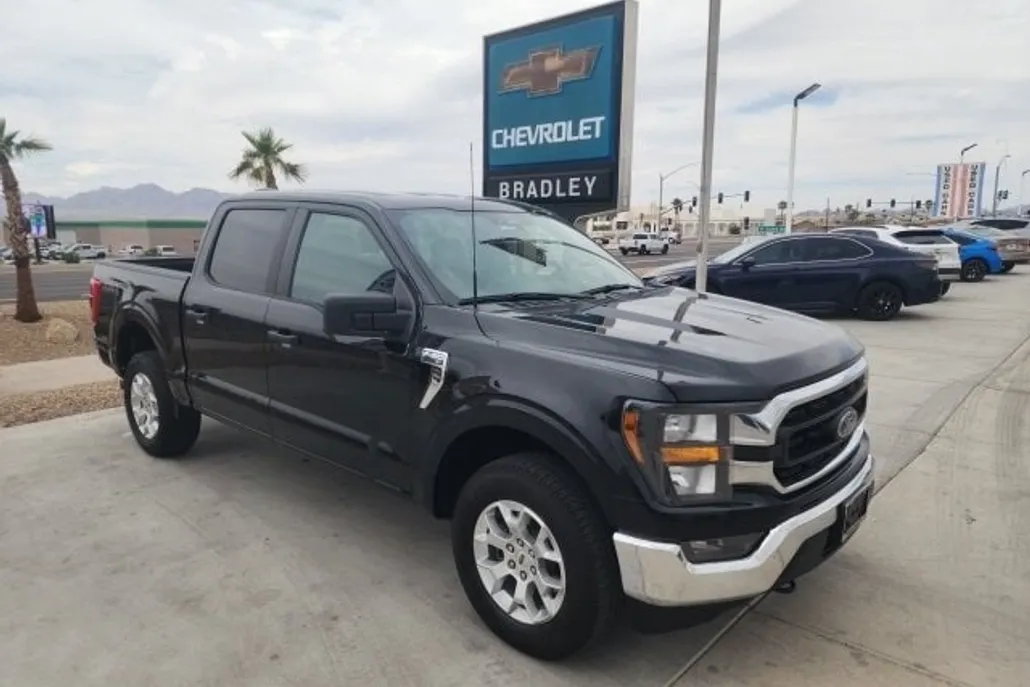 2023 Ford F-150 XL photo 1