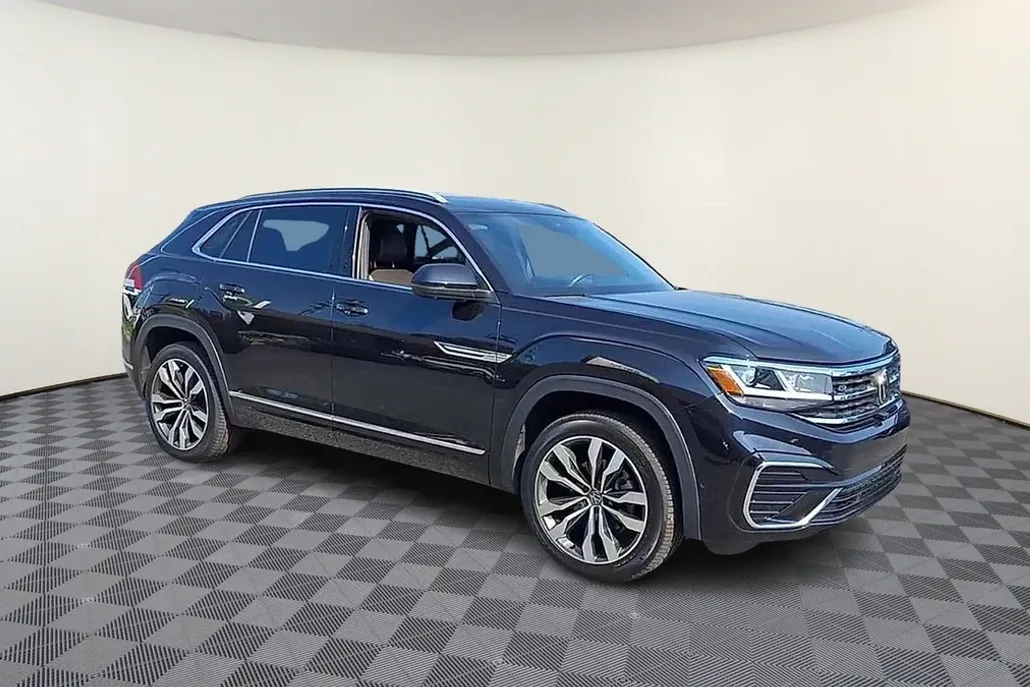2022 Volkswagen Atlas Cross Sport V6 SEL Premium R-Line photo 1