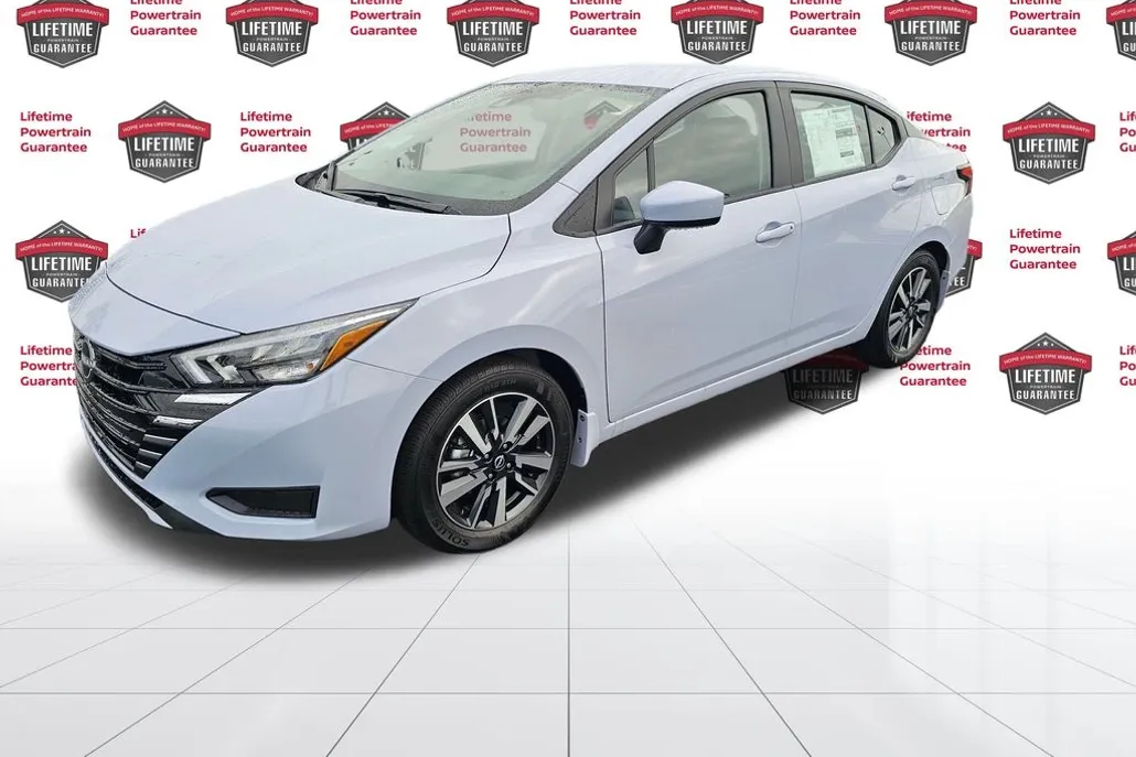2025 Nissan Versa 1.6 SV photo 1