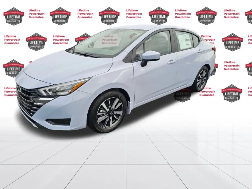 2025 Nissan Versa 1.6 SV photo 1