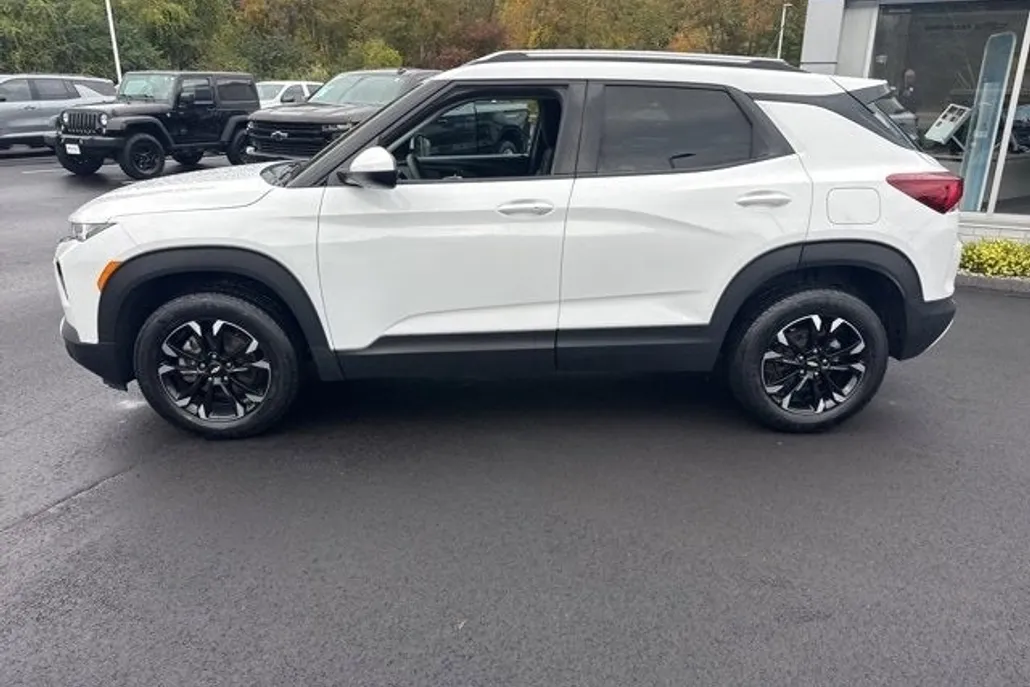 2022 Chevrolet Trailblazer LT photo 1