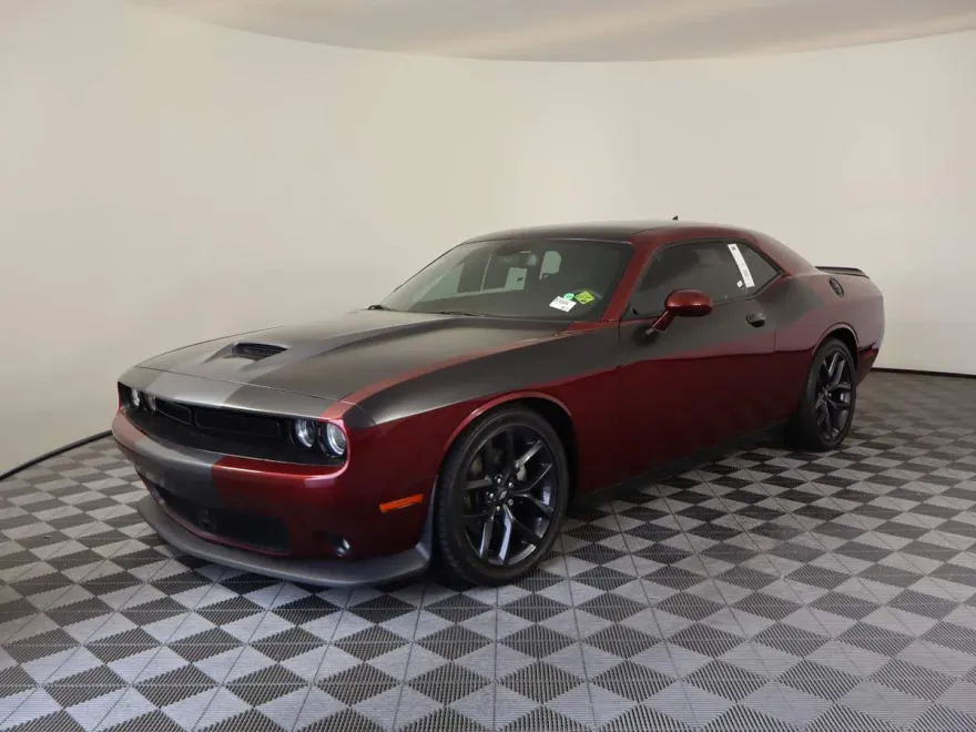 2023 Dodge Challenger GT photo 1