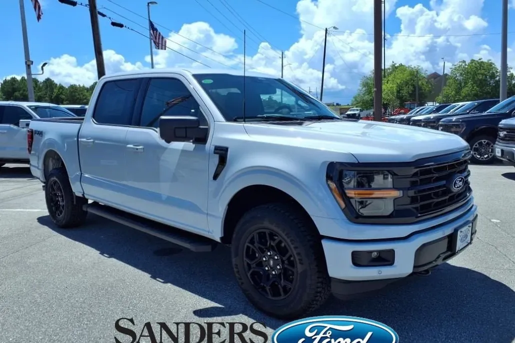 2025 Ford F-150 XLT photo 1