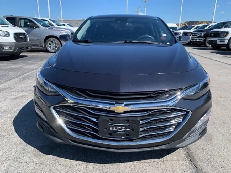 2023 Chevrolet Malibu 1LT photo 1