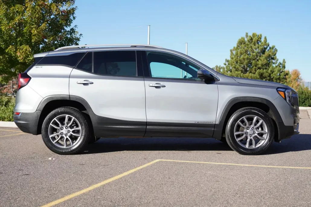 2024 Gmc Terrain SLT photo 1