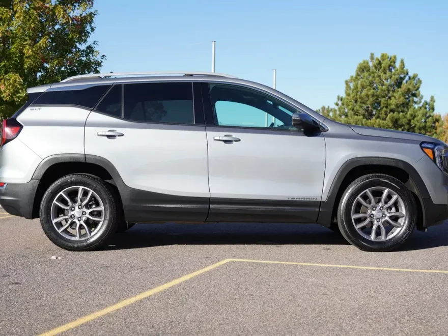 2024 Gmc Terrain SLT photo 1
