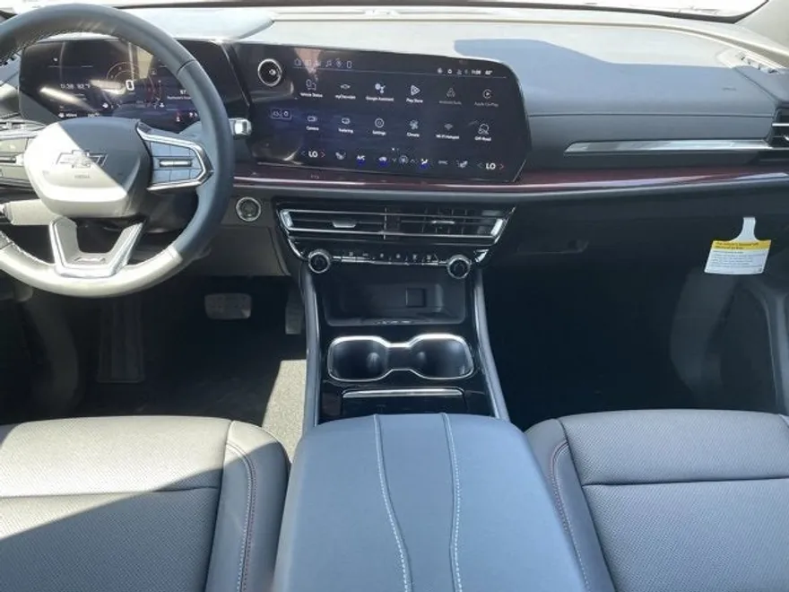 2026 Chevrolet Traverse Z71 photo 1
