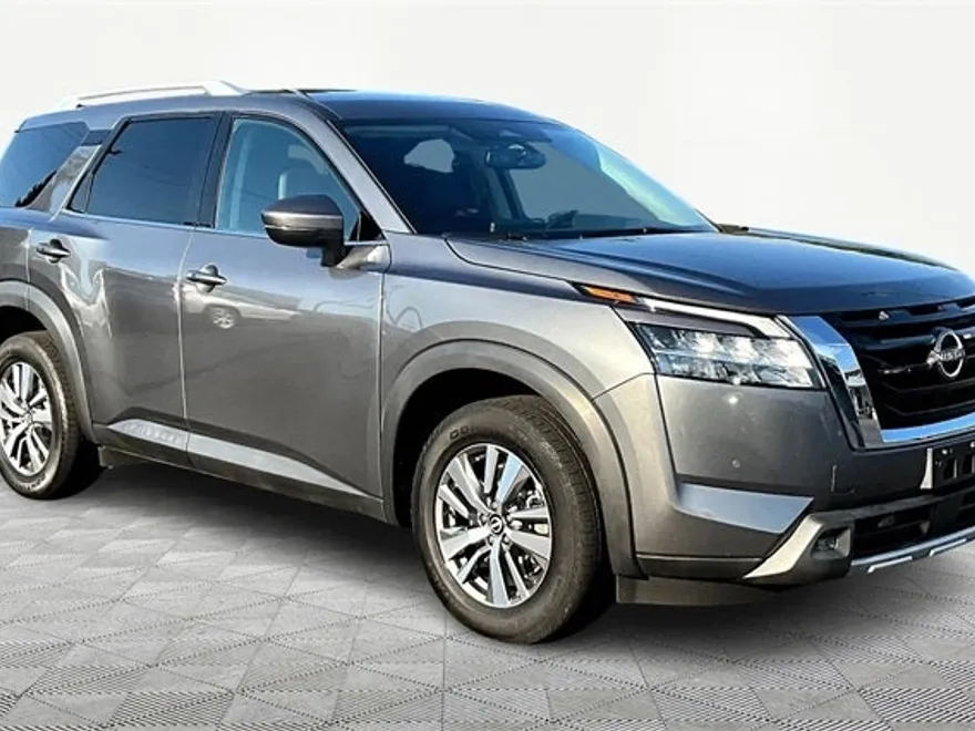 2022 Nissan Pathfinder SL photo 1