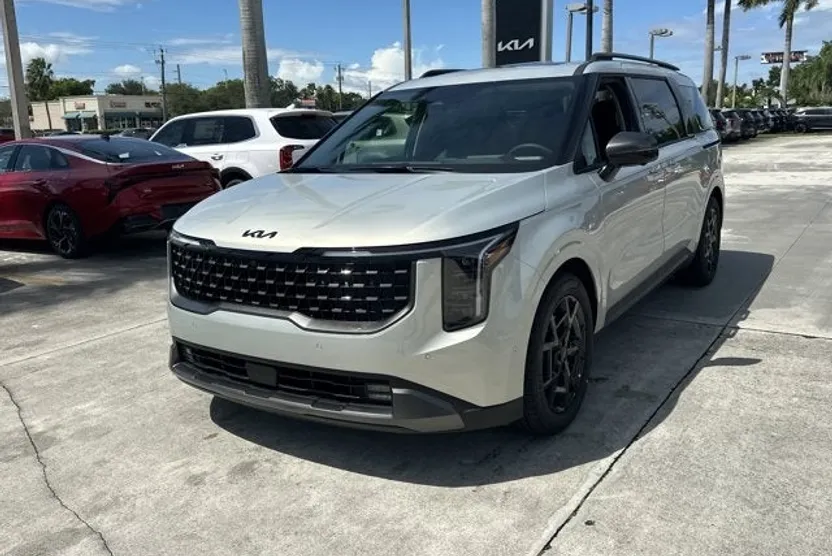 2026 Kia Carnival SX Prestige photo 1