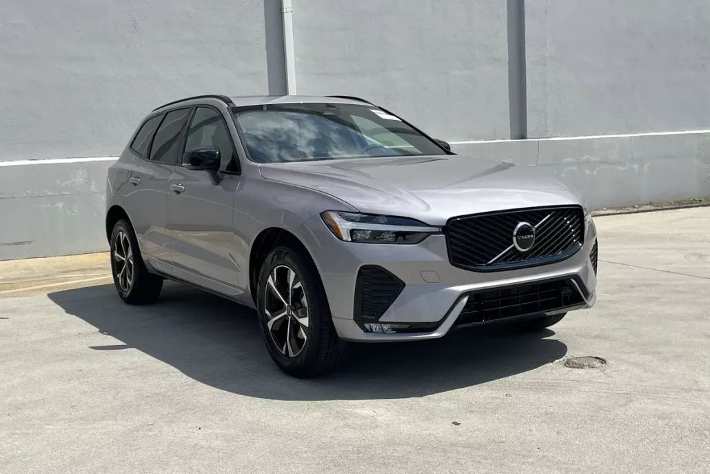 2026 Volvo XC60 B5 Core photo 1