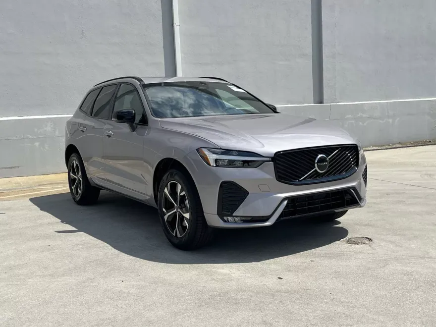 2026 Volvo XC60 B5 Core photo 1