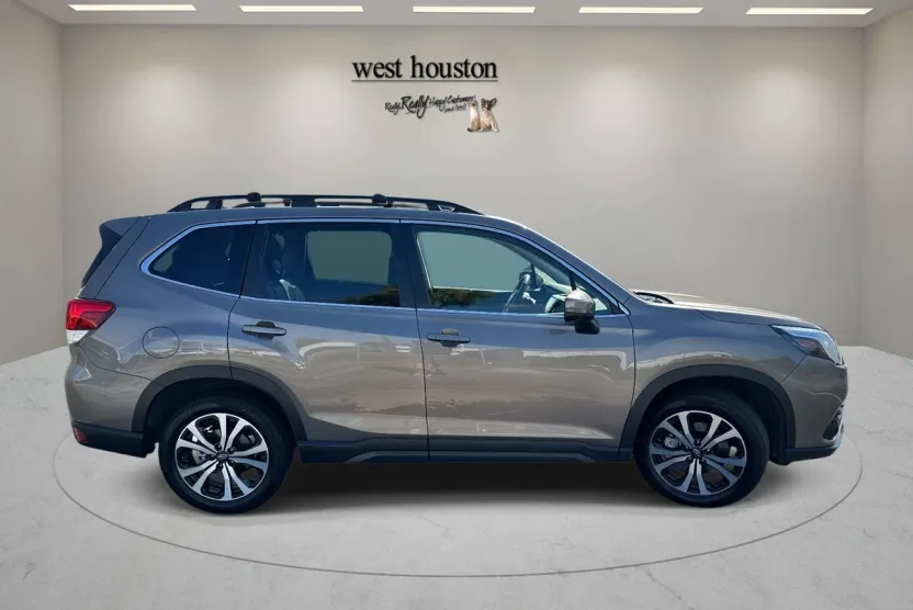 2022 Subaru Forester Limited photo 1