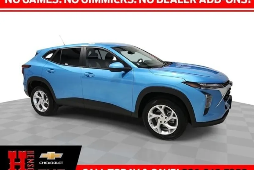2025 Chevrolet Trax LS photo 1