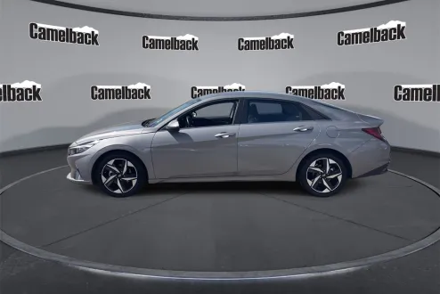 2022 Hyundai Elantra Limited photo 3