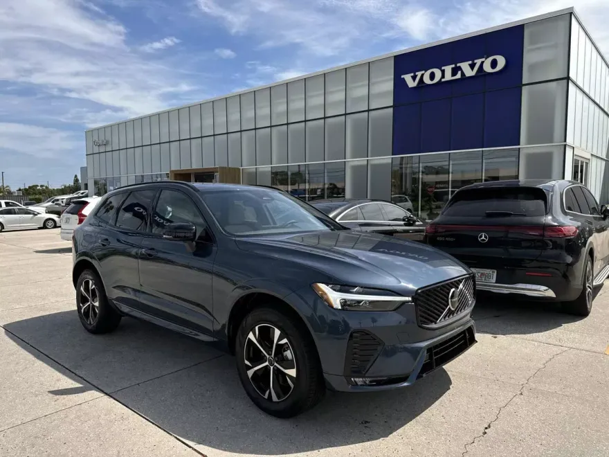 2026 Volvo XC60 B5 Core photo 1