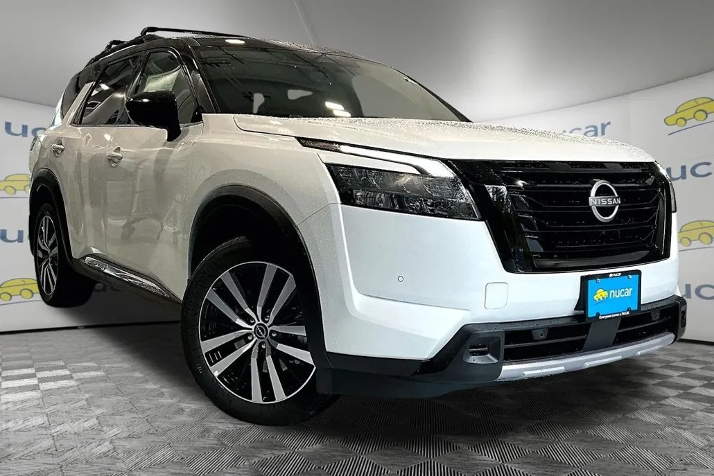 2025 Nissan Pathfinder Platinum photo 1