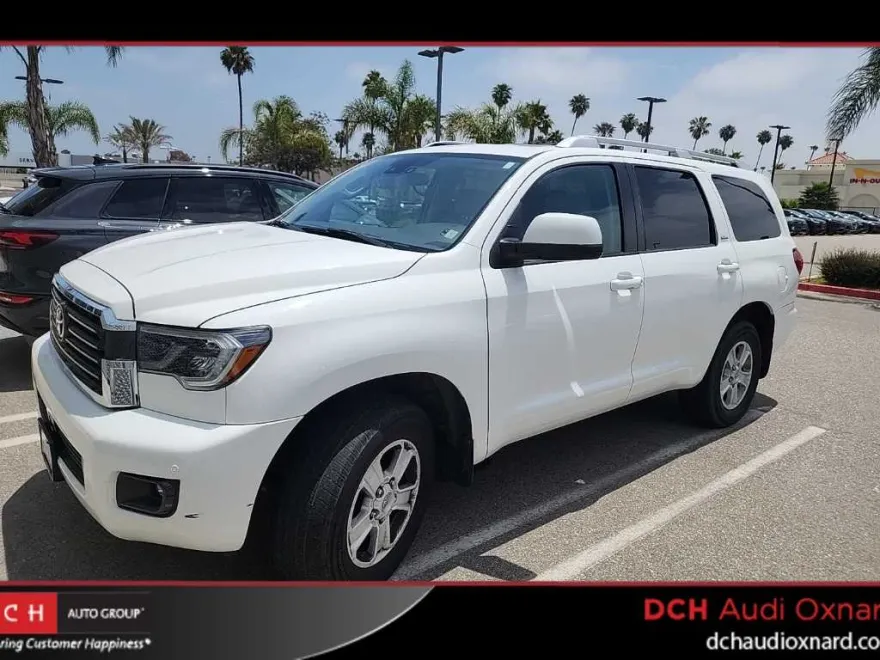 2019 Toyota Sequoia SR5 photo 1