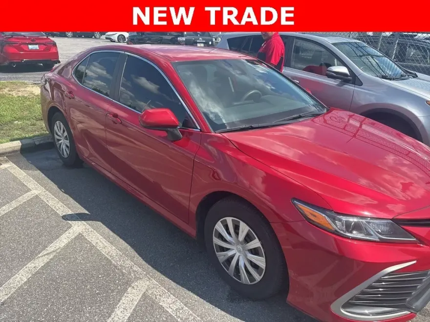 2023 Toyota Camry Hybrid LE photo 1