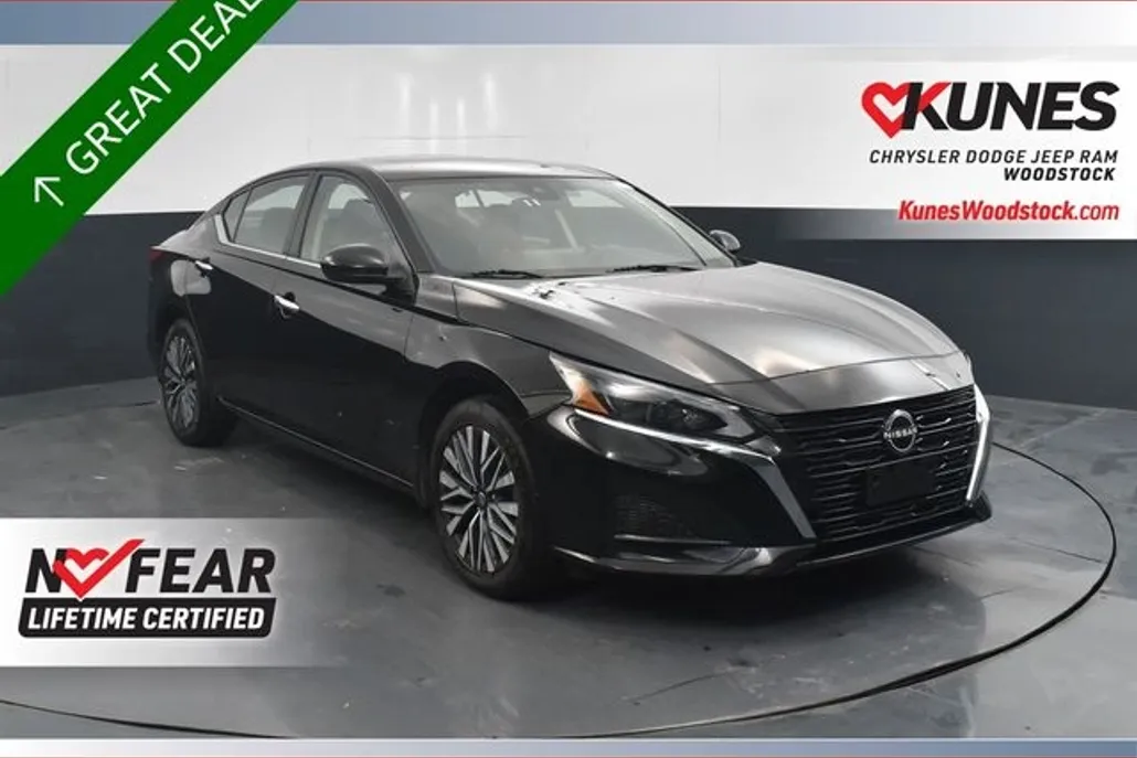 2024 Nissan Altima 2.5 SV photo 1