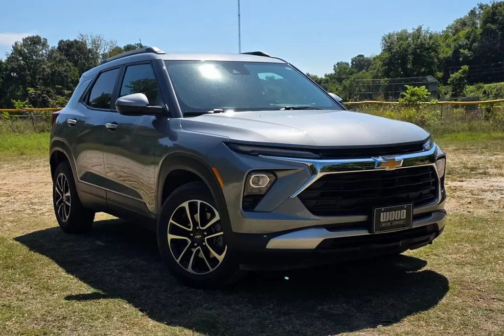 2024 Chevrolet Trailblazer LT photo 1