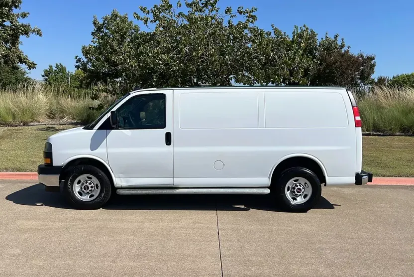 2019 Gmc Savana 2500 Cargo photo 1
