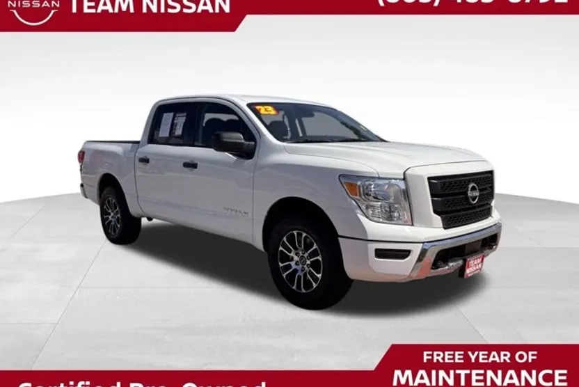 2023 Nissan Titan SV photo 1
