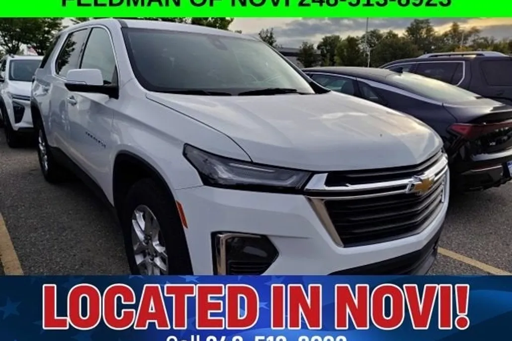 2023 Chevrolet Traverse LS photo 1