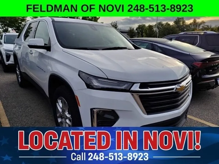 2023 Chevrolet Traverse LS photo 1