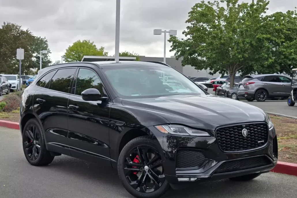 2025 Jaguar F-PACE R-Dynamic S photo 1