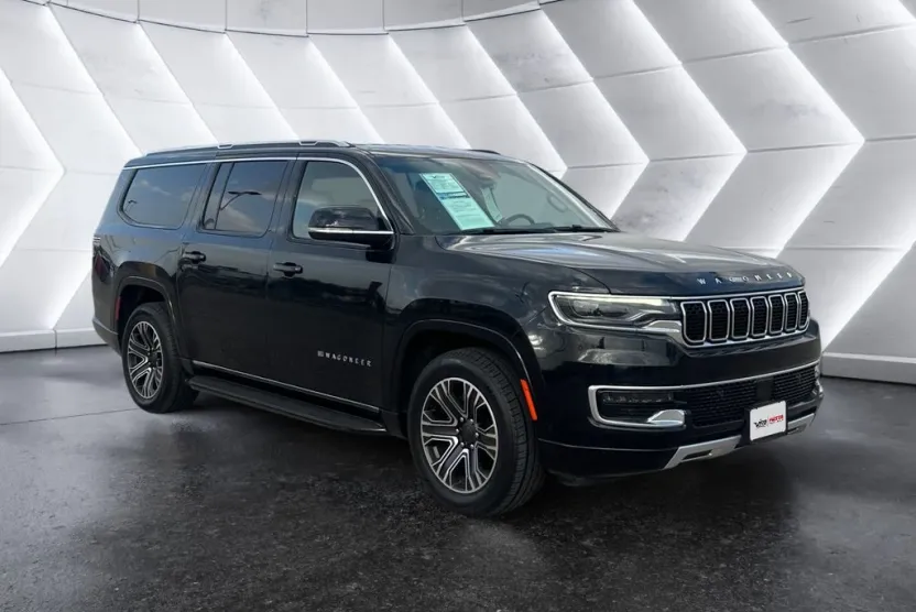 2023 Jeep Wagoneer L Series II photo 1