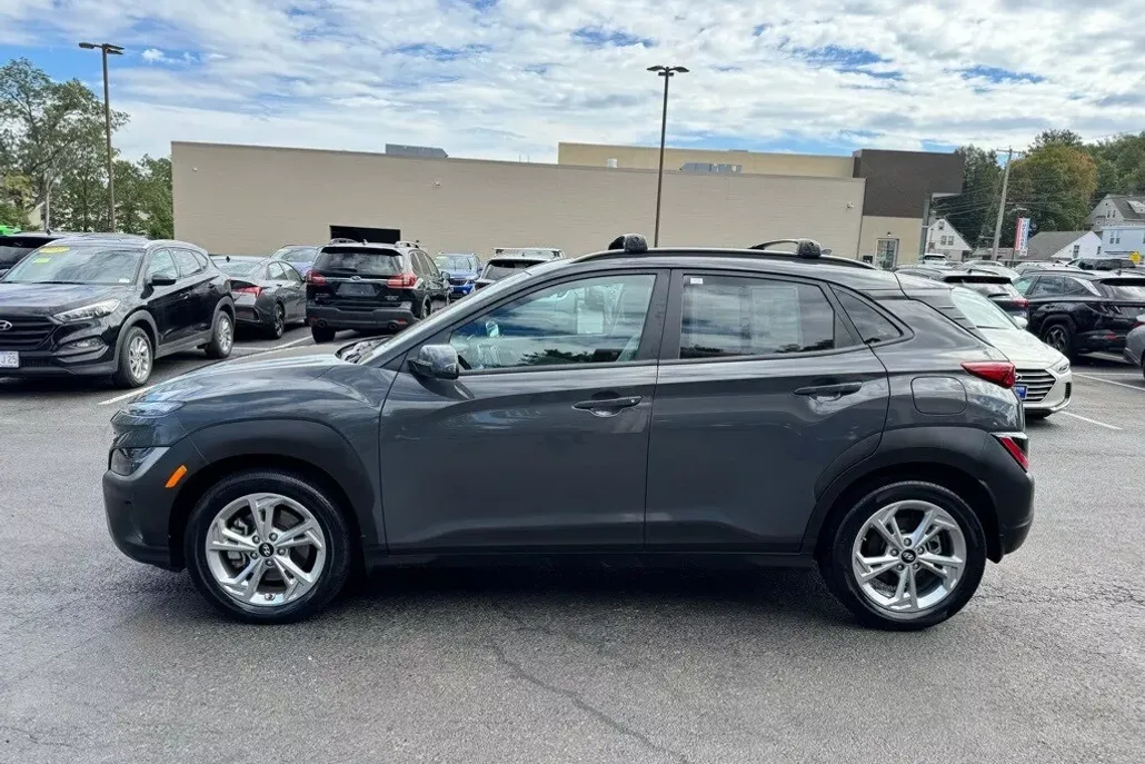 2023 Hyundai Kona SEL photo 1