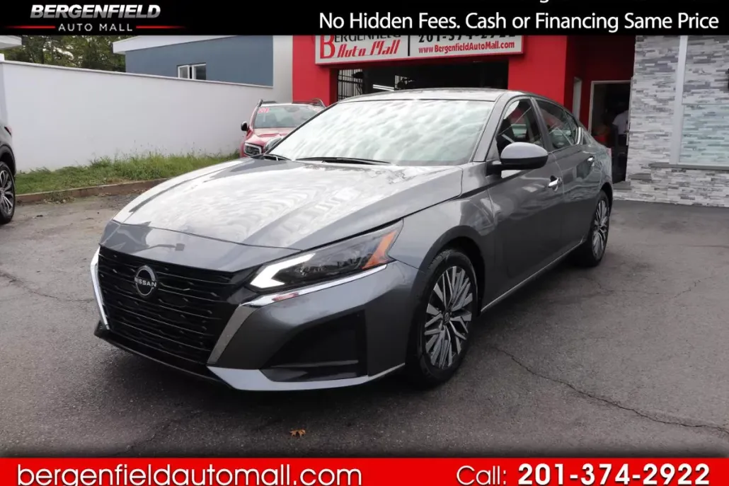 2023 Nissan Altima 2.5 SV photo 1