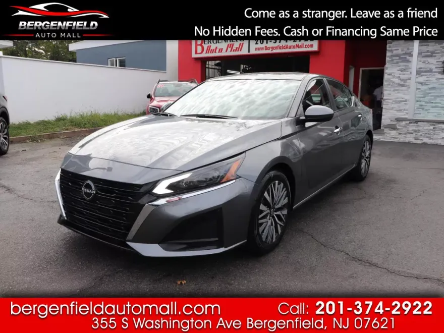 2023 Nissan Altima 2.5 SV photo 1