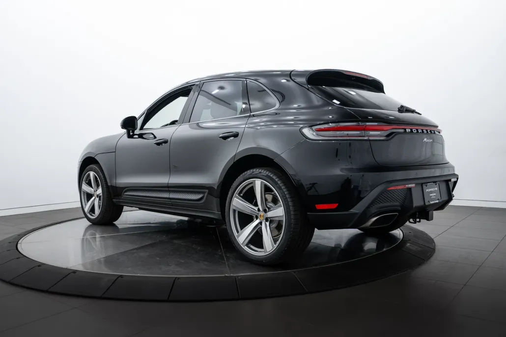 2025 Porsche Macan Base photo 1