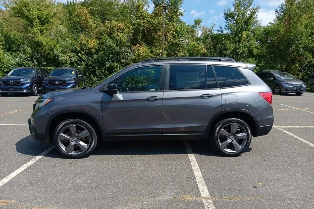 2021 Honda Passport Touring photo 1