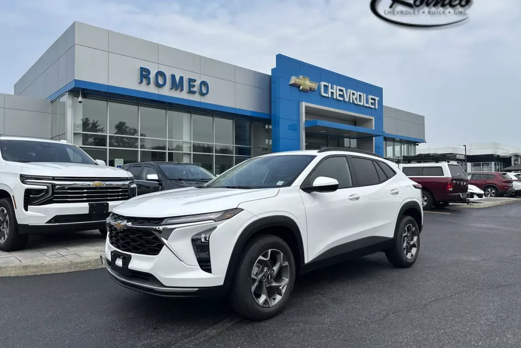 2025 Chevrolet Trax LT photo 1