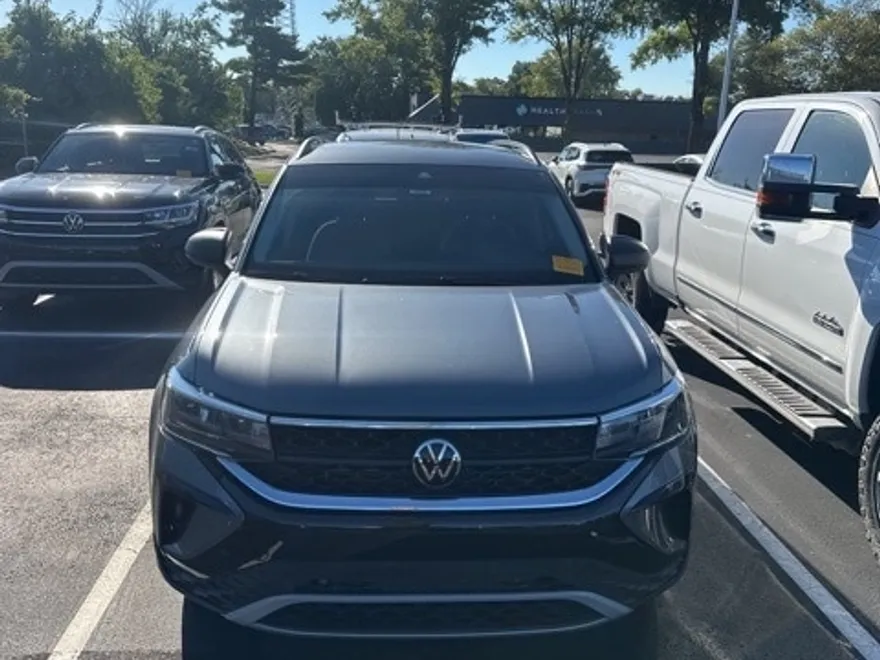 2024 Volkswagen Taos S photo 1
