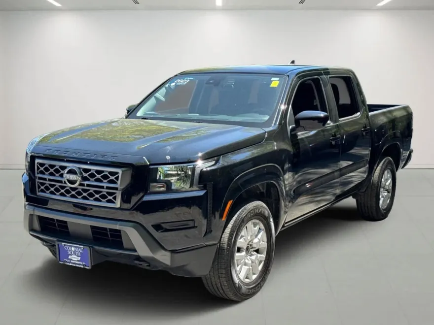 2023 Nissan Frontier SV Crew Cab photo 1