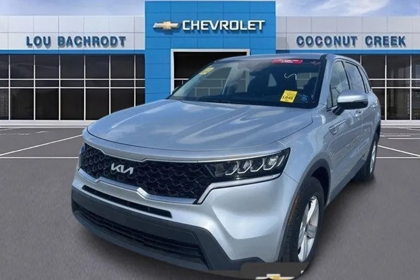 2022 Kia Sorento LX photo 1