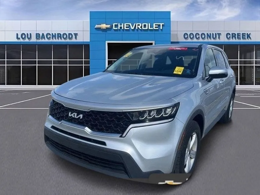 2022 Kia Sorento LX photo 1
